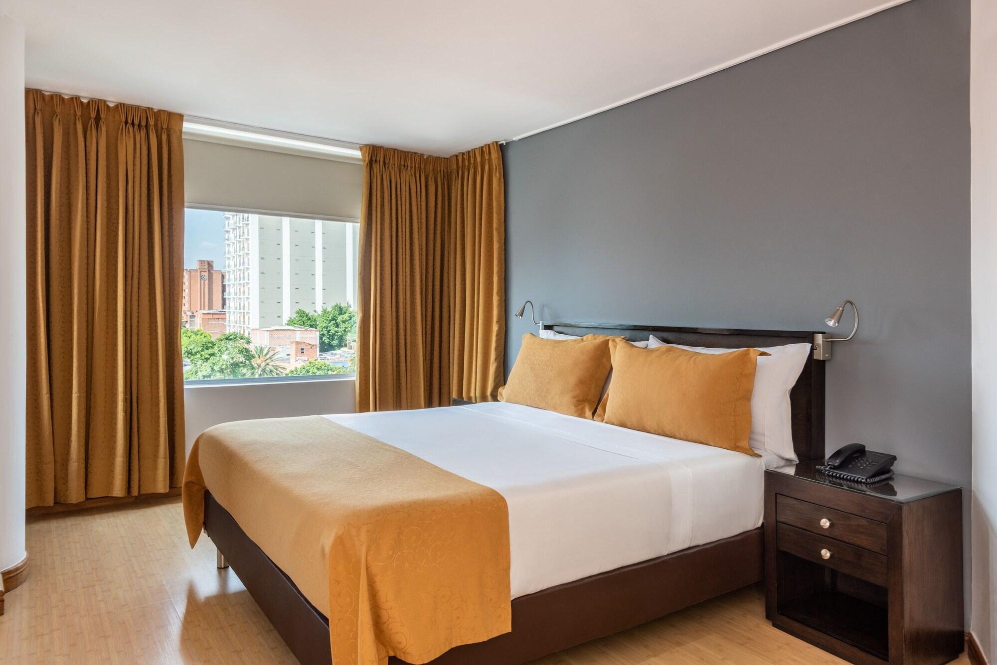 Hotel Egina Меделин Екстериор снимка