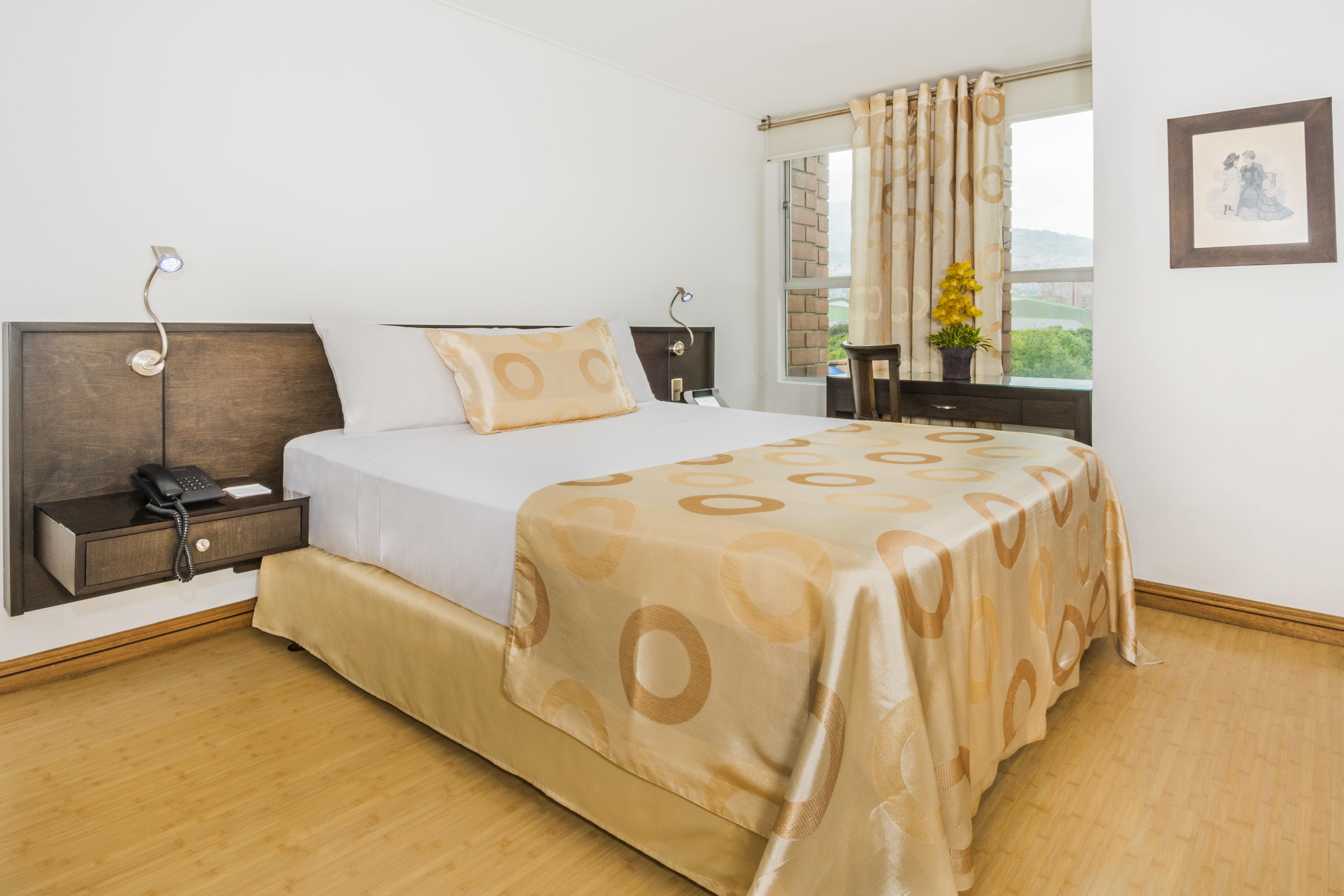 Hotel Egina Меделин Екстериор снимка